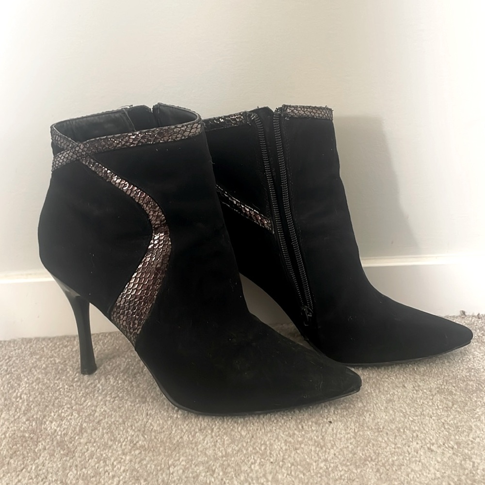 Women’s Daphne Black Suede Heel Boots - Size 235 (Sz 7)